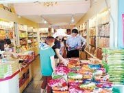 野導(dǎo)帶游客到指定商店