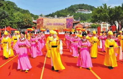 九日山仿宋祈風(fēng)盛典再現(xiàn)古代航海節(jié)的壯觀場面