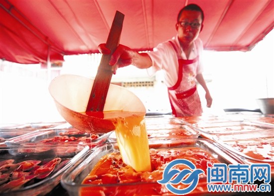 30歲的小張，已經(jīng)做廚師跑江湖15年了