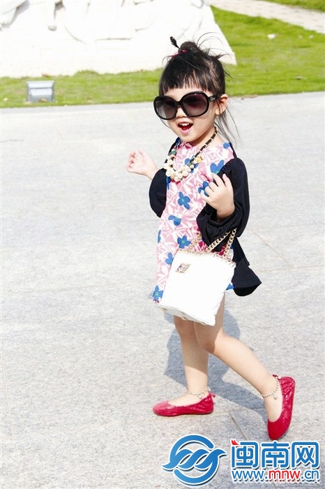 秋天里曬曬幸福寶貝出游照1