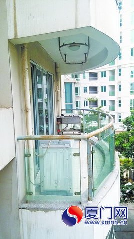 命案就發(fā)生在這個陽臺所在的套房內。