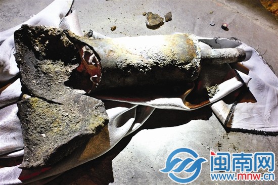 魚雷雖殘缺，但引信、炸藥完好，仍有一定的爆炸力