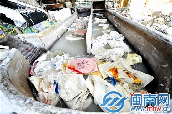 無證工廠內(nèi)又臟又亂