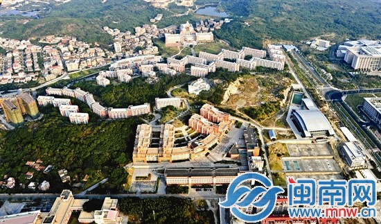 依山傍水的泉州師院