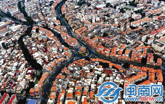 朝天門通達(dá)四方，正如閩南紅在傳承延續(xù)