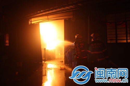 救火工作持續(xù)至昨日凌晨3時許