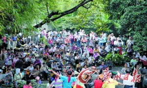 曉港公園里的歌者曾被指太吵