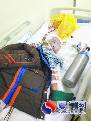 小煌嶼仍舊昏迷在病床上