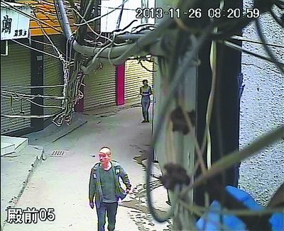 被監(jiān)控探頭拍下光頭特征