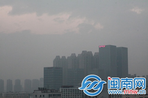昨日下午3時(shí)許，泉州市區(qū)上空一片灰蒙蒙