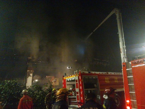 瀘州江陽區(qū)摩爾商場發(fā)生爆炸13