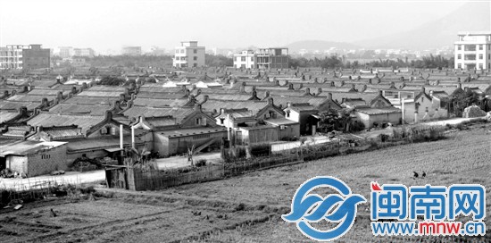 動車外的潮式建筑很吸人眼球