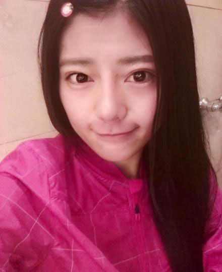 最美馬拉松女孩火了 跑步狂人要跑100個(gè)全程1