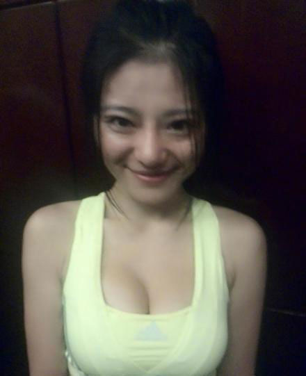 最美馬拉松女孩火了 跑步狂人要跑100個(gè)全程2