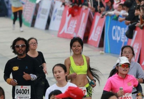 最美馬拉松女孩資料圖1