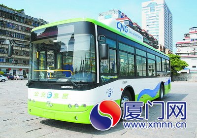 使用新能源的低碳公交車更環(huán)保