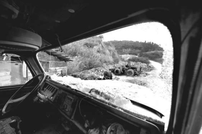 場地車輛擋風(fēng)玻璃破