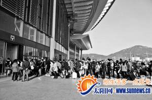 昨日，廈門北站，大批乘客踏上回家路