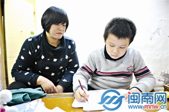 小澤煒干什么都坐不住，除了畫畫