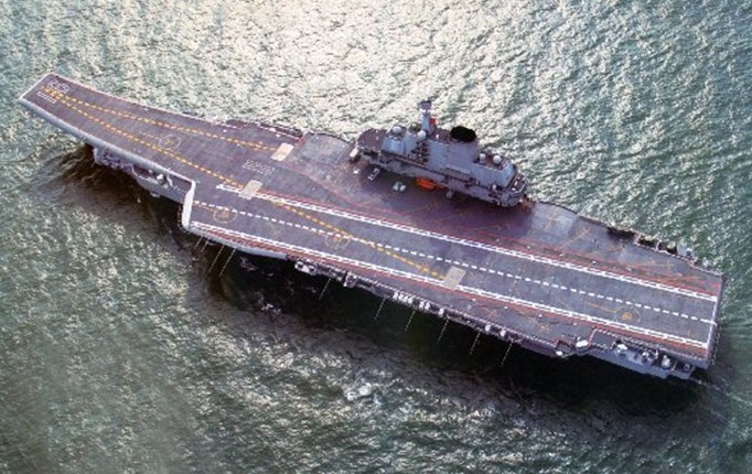 中國001A型國產(chǎn)中型航母2