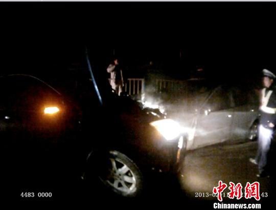 河南官員酒駕撞死警官