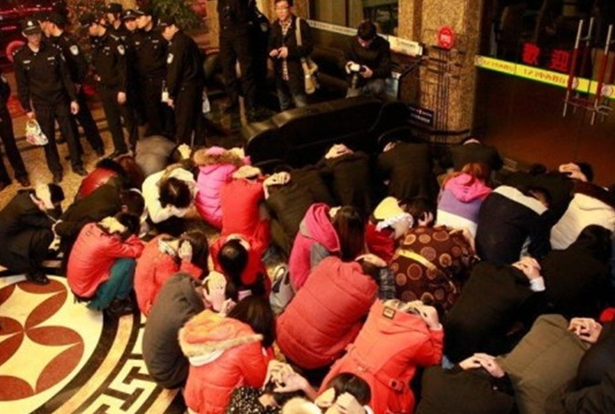 東莞掃黃致色情產(chǎn)業(yè)鏈斷裂 20萬人另謀生計