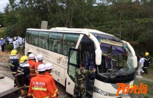 海南小學(xué)生春游大巴事故現(xiàn)場(chǎng)9