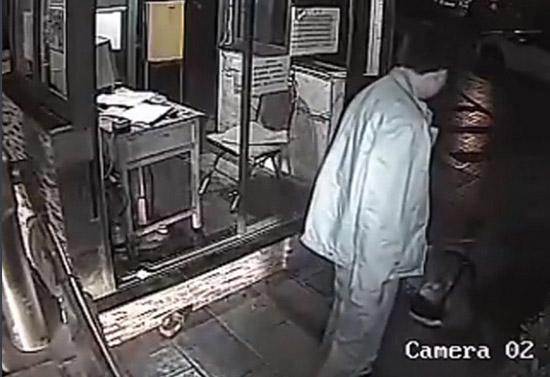 云南高院法官打保安磕頭求饒5