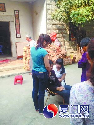 提起巨額賠償，顏女士就忍不住要哭