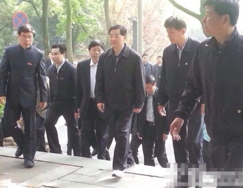 胡錦濤到訪湖南大學(xué)，參觀岳麓書院。