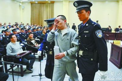 劉漢等36人涉黑案歷經(jīng)17天審理，一審全部休庭。