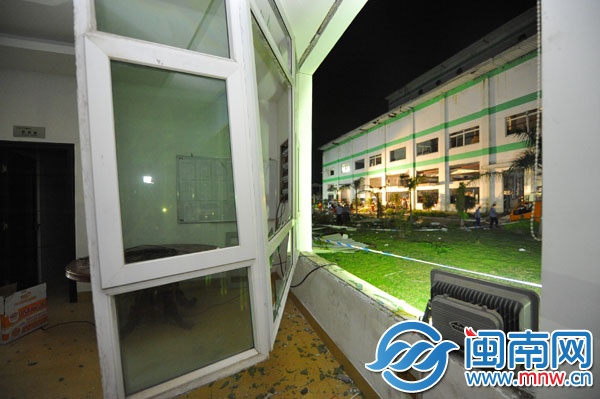 爆炸使車間對面樓房受損嚴重