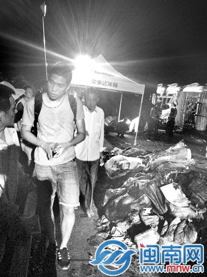 海都記者施建華昨晚在事發(fā)現(xiàn)場(chǎng)采訪