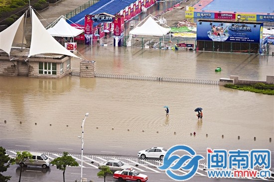 安吉路，海峽體育中心成了“水世界”