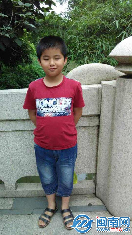 生病前，小少航是個肉乎乎的愛笑男孩